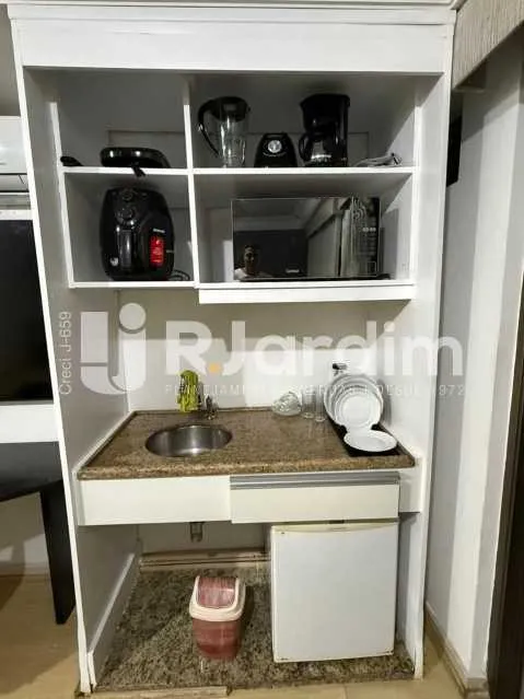 Apartamento de 1 quarto com varanda e sem vaga