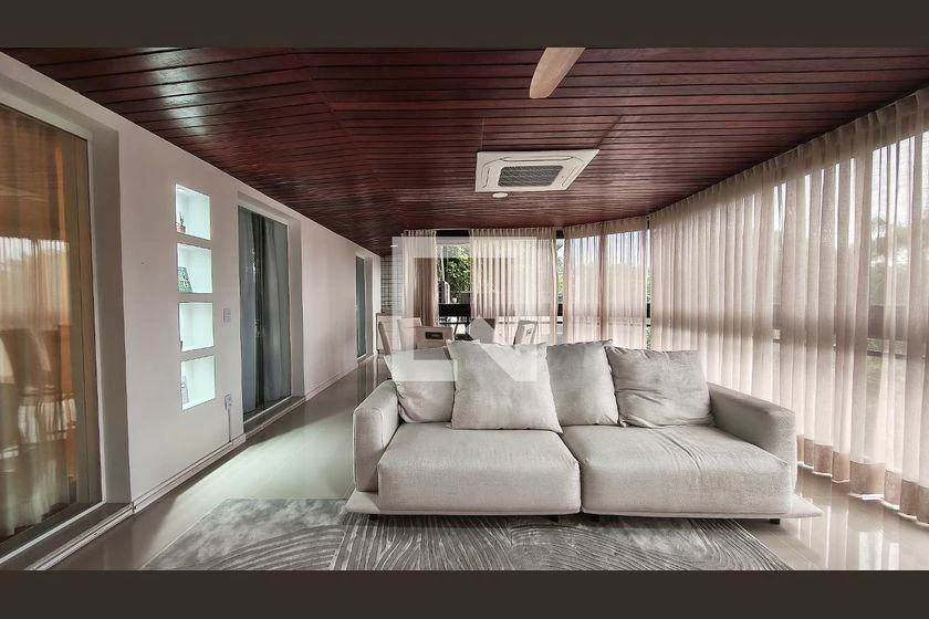 Washing machine in a 4-bedroom apartment, 205 m² — photo 6