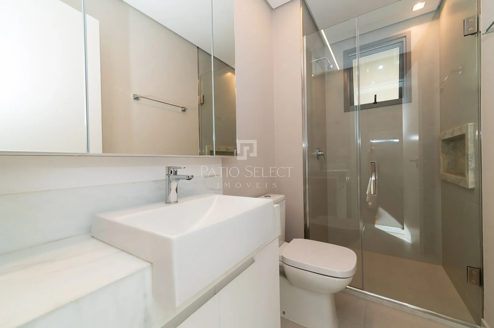 220 m² apartment with 3 en-suite bedrooms and 2 parking — photo 37