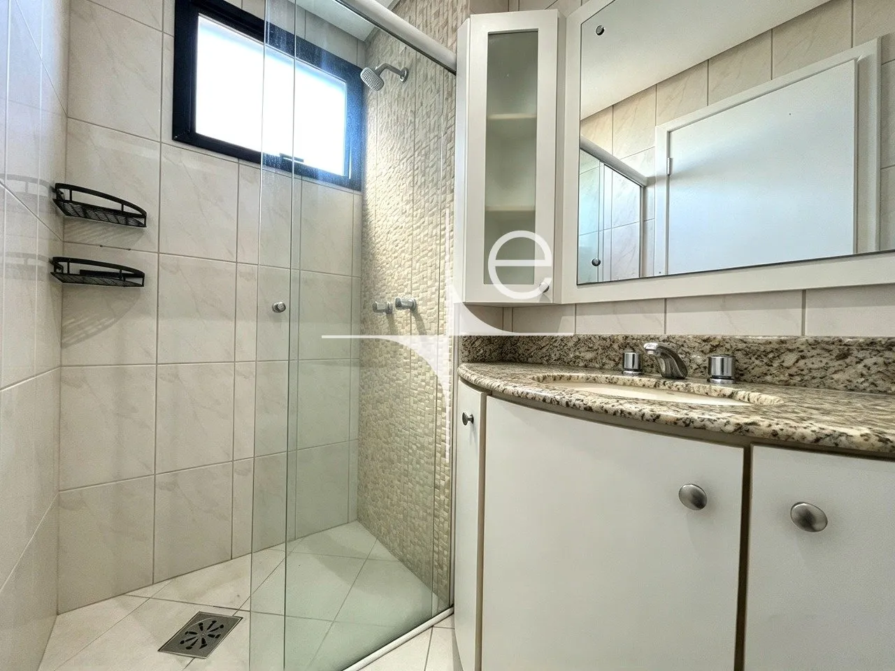 3-bedroom apartment with a washing machine — photo 13