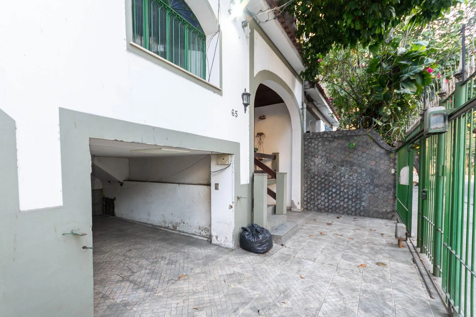 House with 3 bedrooms, 1 en-suite and 2 parking spaces
