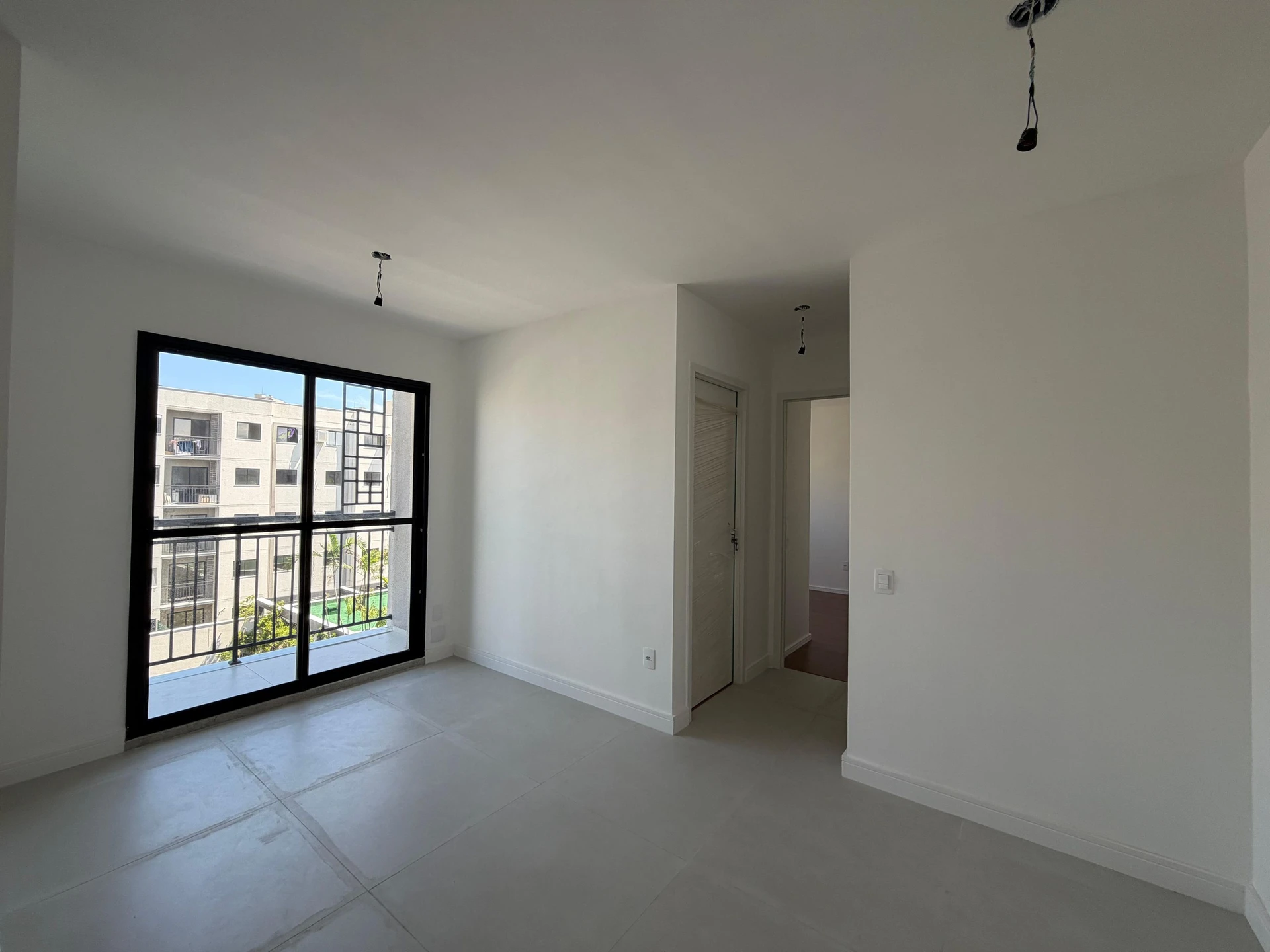 Apartamento sem mobília com 2 quartos e varanda — photo 7