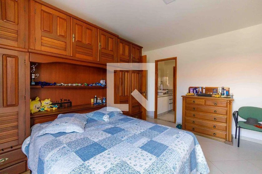 300 m² house with 5 en-suite bedrooms and private garden — photo 32