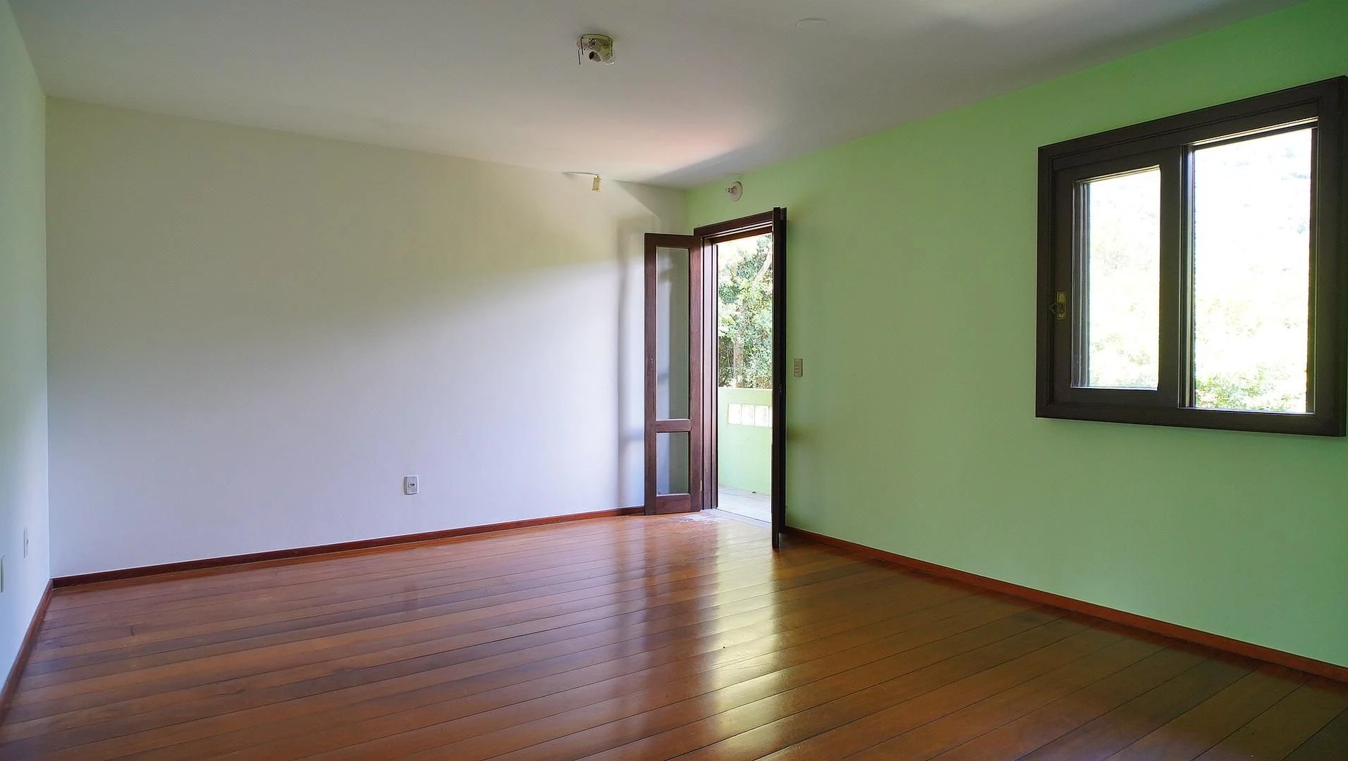 Панорамні вікна та 4 спальні: будинок 735 м² — photo 23