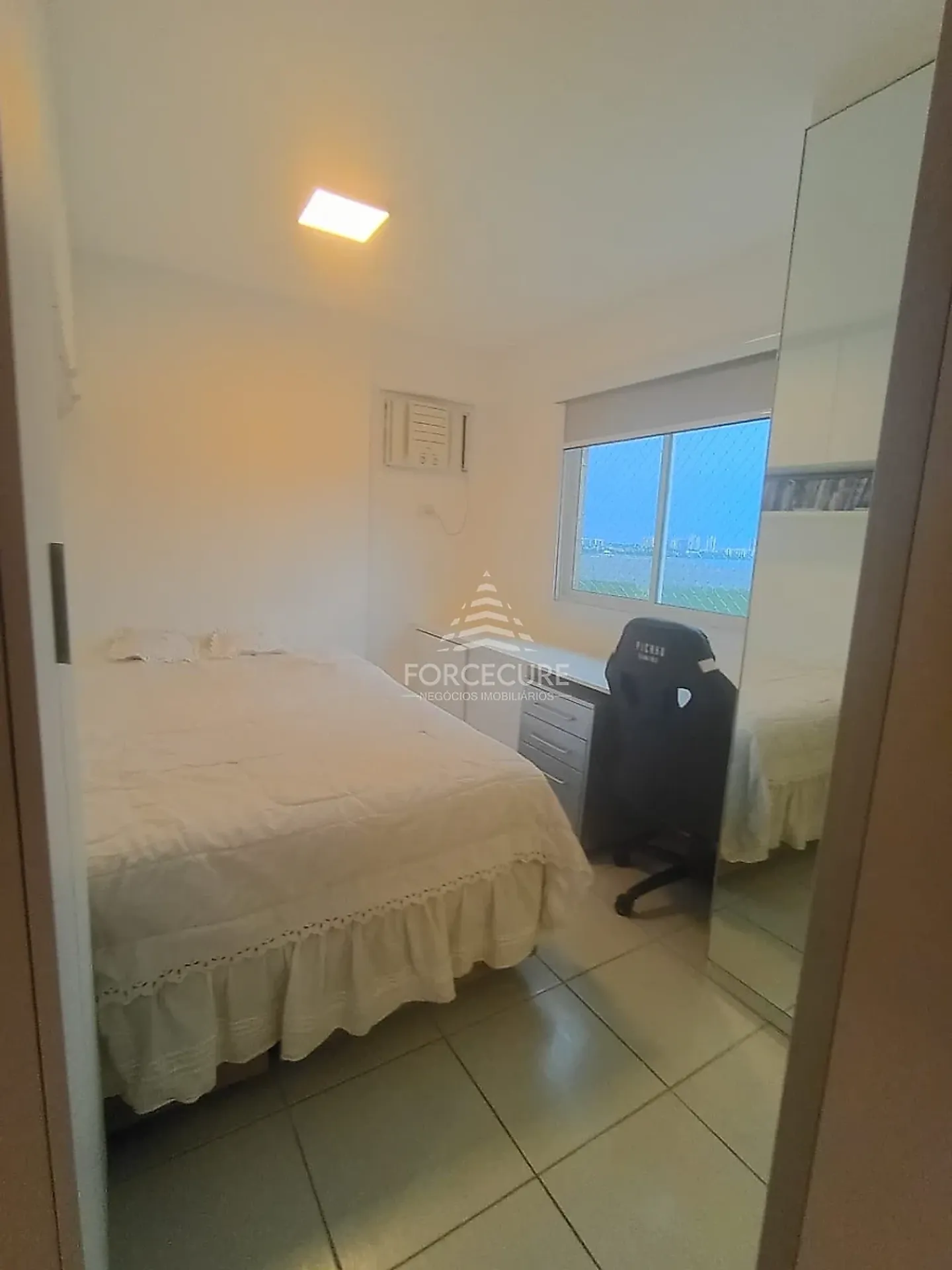 Glass-enclosed balcony in a 2-bedroom apartment, 100 m² — photo 4