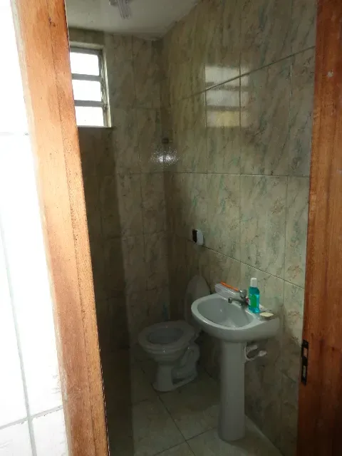House with 3 bedrooms and 2 bathrooms, 3 parking spaces — photo 17