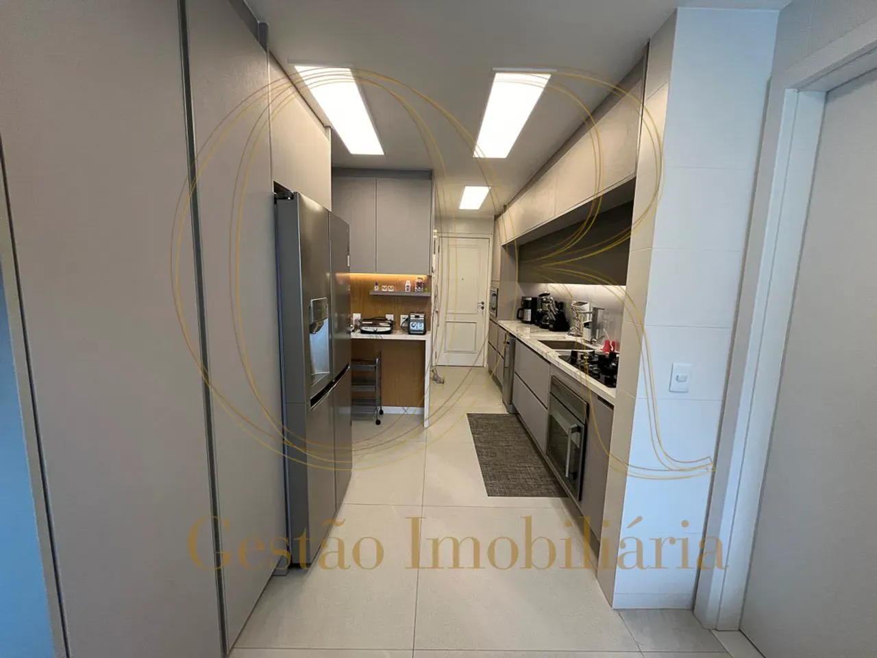 Apartamento mobiliado de 290 m² com 3 quartos e 4 banheiros — photo 38