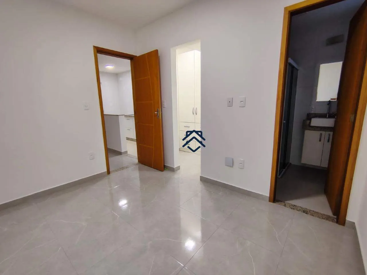 Apartment on the 2nd floor with a grill on the balcony — photo 8