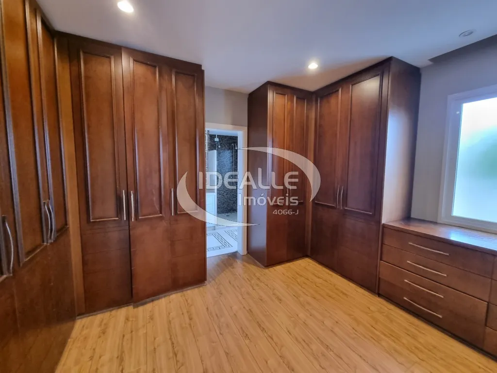 Rental house with 5 bedrooms and 6 bathrooms — photo 23