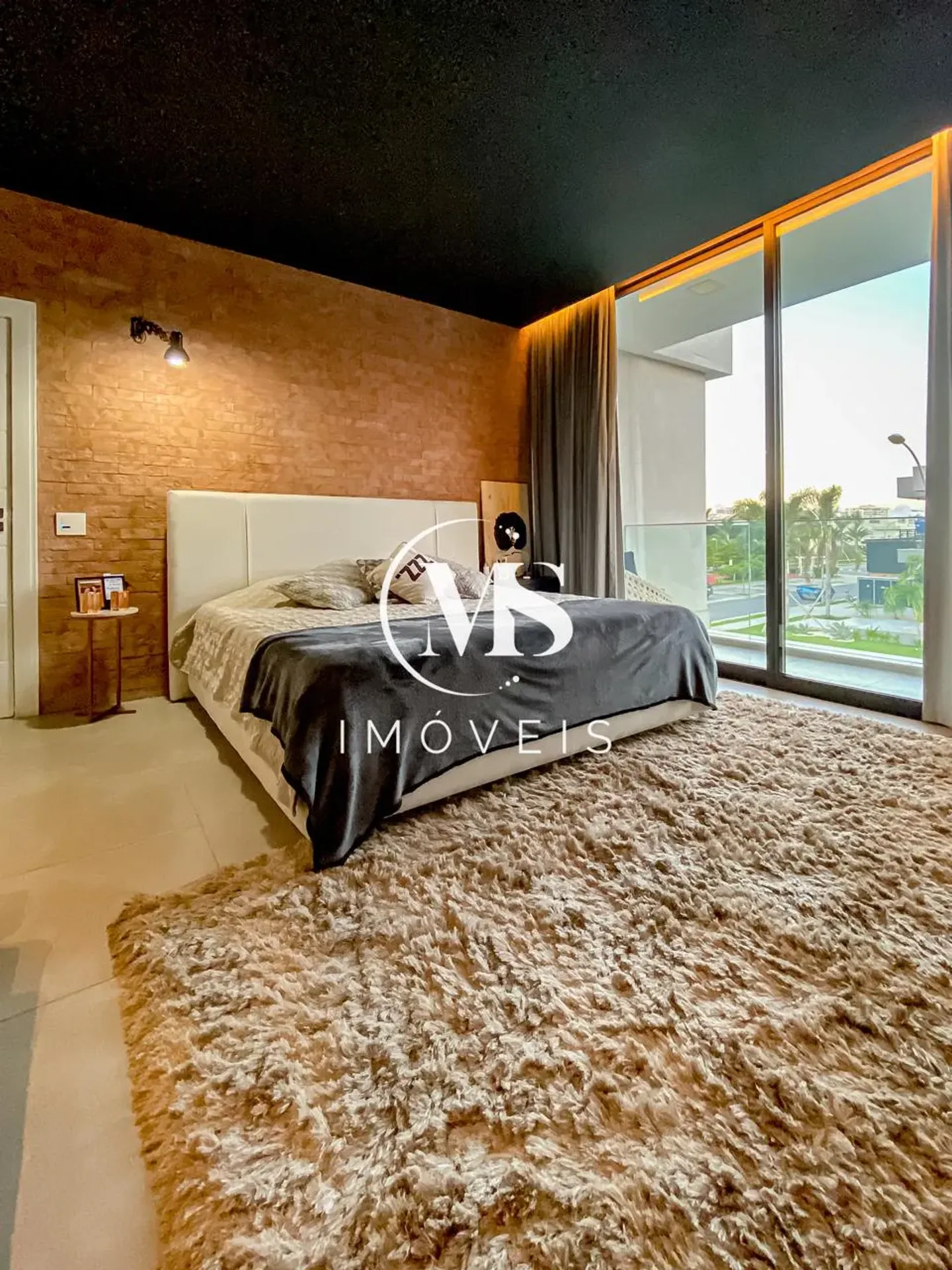 Jacuzzi in a 5-bedroom house, 780 m² — photo 7
