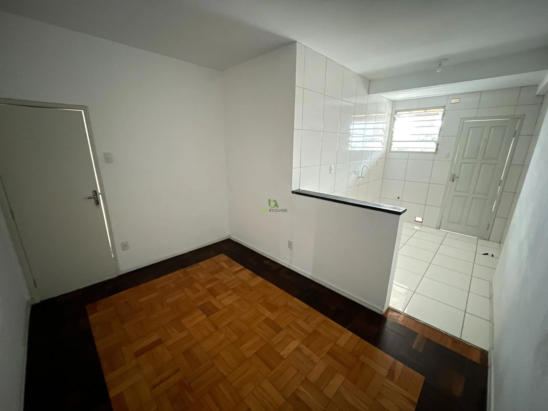 Apartamento de 2 quartos com 70 m² e piso de madeira — photo 7