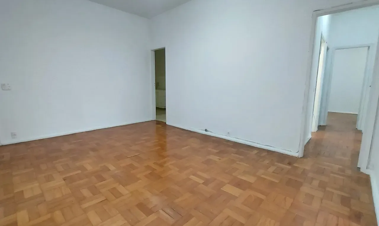 Unfurnished apartment with 3 bedrooms and 2 bathrooms — photo 2