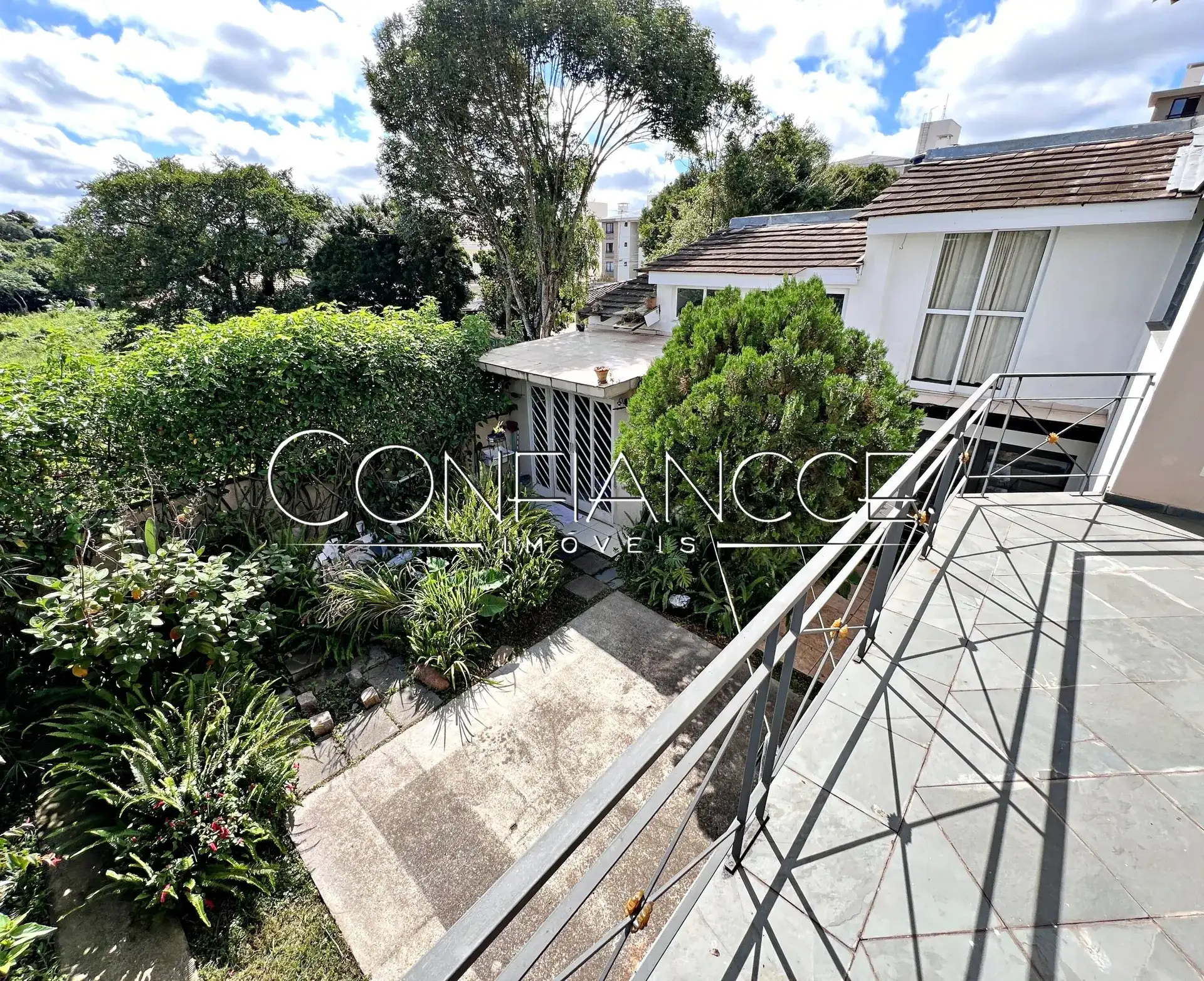 5-bedroom house with 1 suite, 4 parking spaces, 460 m² — photo 29
