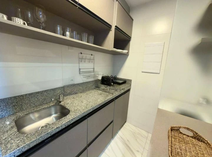 Furnished studio with 1 bedroom and 1 bathroom — photo 6