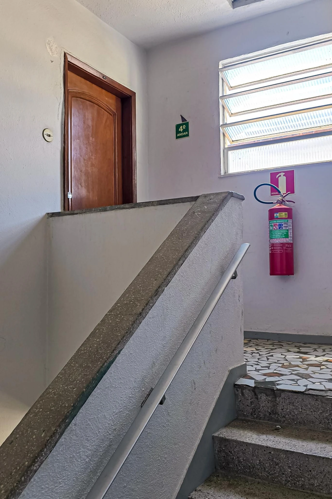 Wood or laminate floors in a 2-bedroom apartment, 62 m² — photo 27