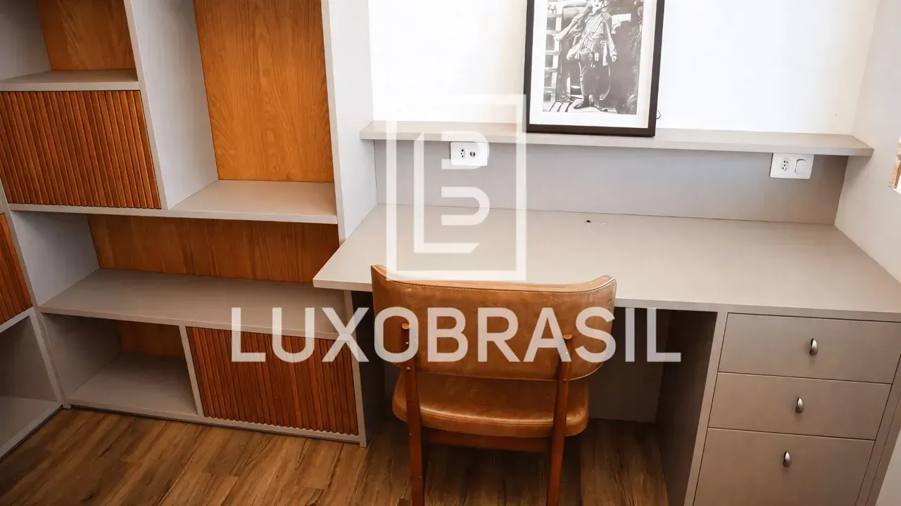 Furnished 3-bedroom apartment with open-plan kitchen — photo 18