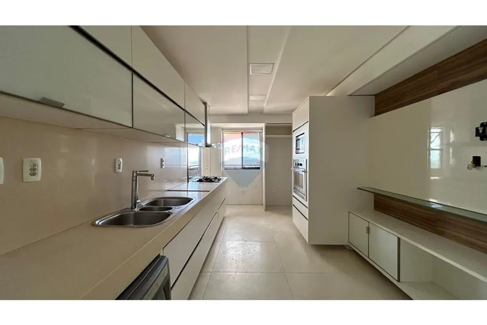 Furnished duplex apartment with open kitchen and 430 m² — photo 2