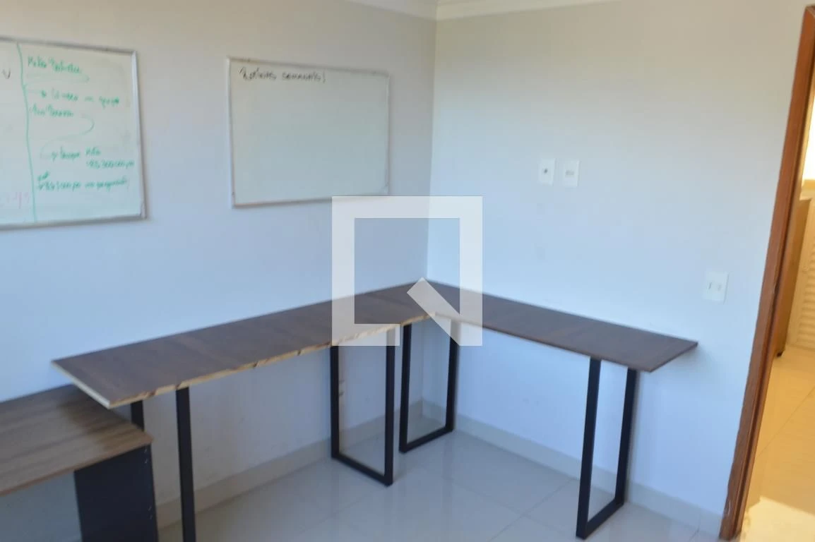 Casa de 5 quartos com 3 suítes e varanda fechada — photo 42