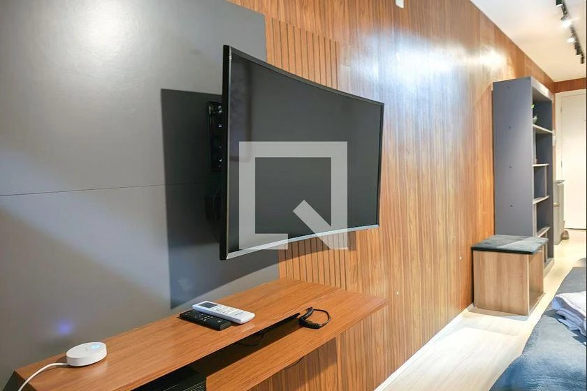 One-bedroom apartment in a building with a gym — photo 19
