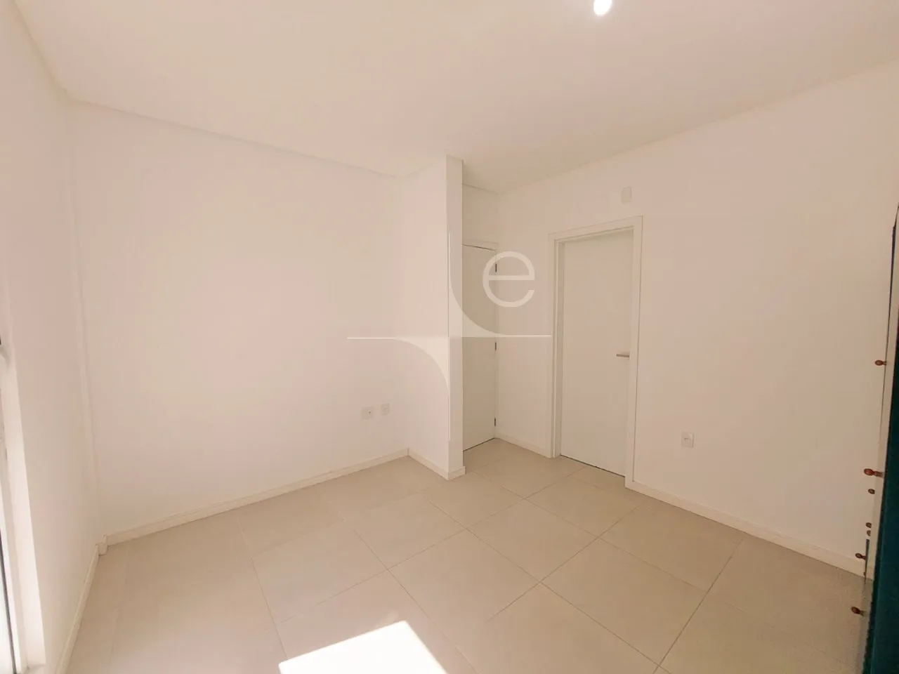 Furnished 2 en-suite apartment with 70 m² — photo 4