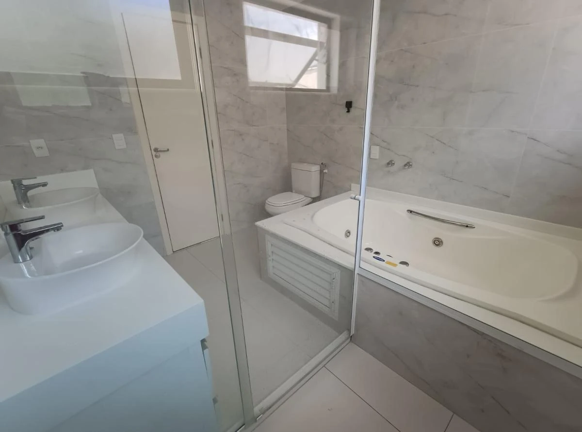 Condominium house with 500 m², 5 bedrooms and 3 en-suites — photo 11