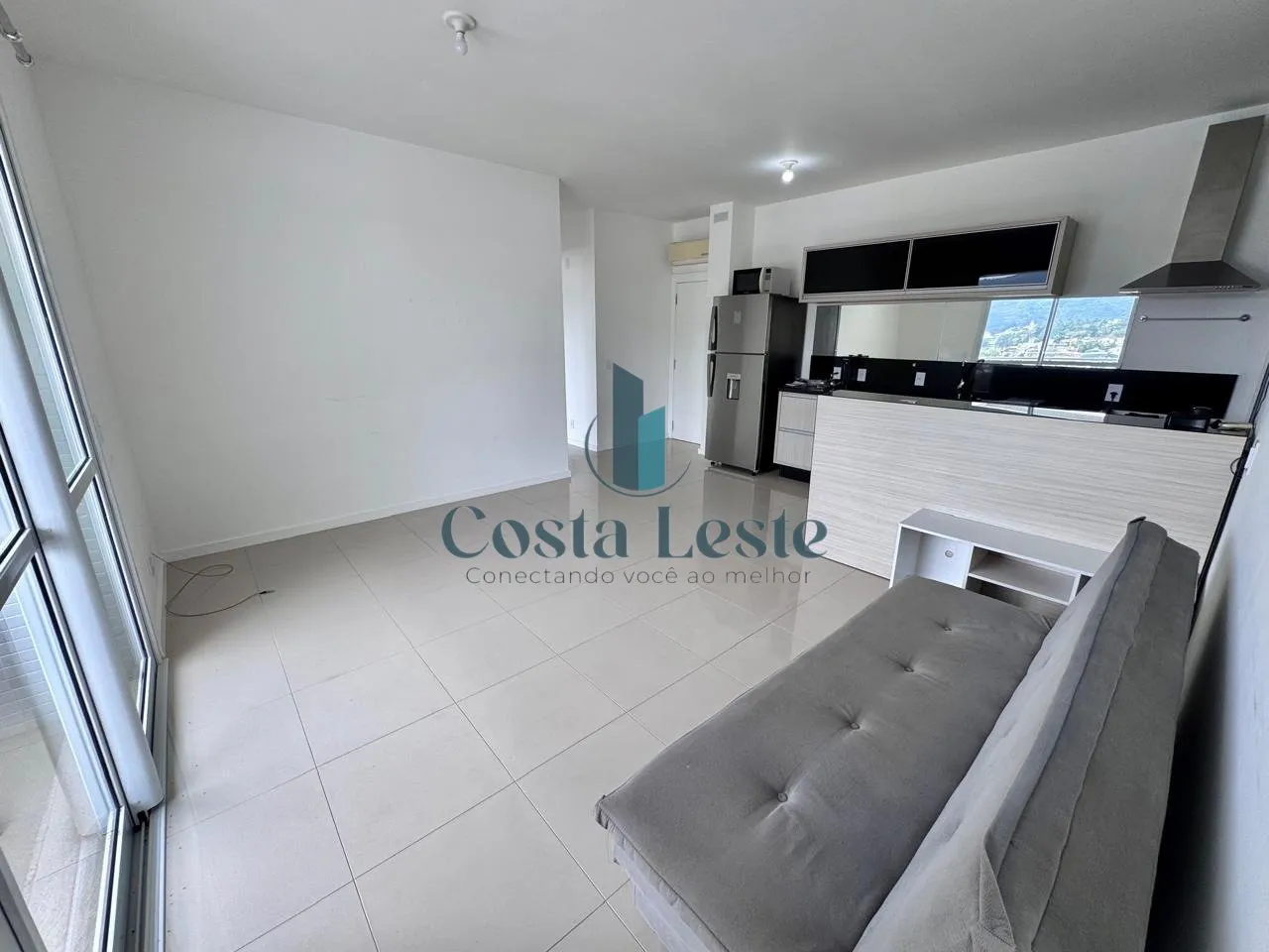 Apartamento mobiliado de 2 dormitórios com sacada — photo 12