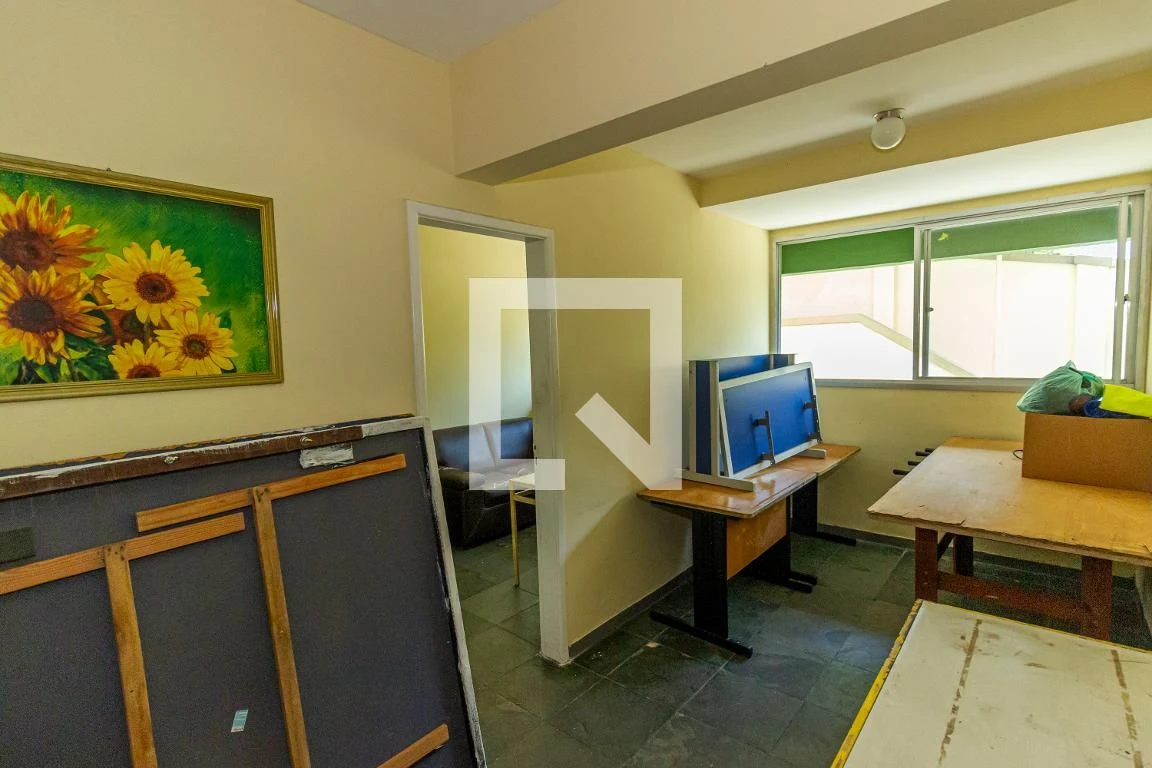 Furnished apartment with 2 bedrooms and a balcony — photo 23