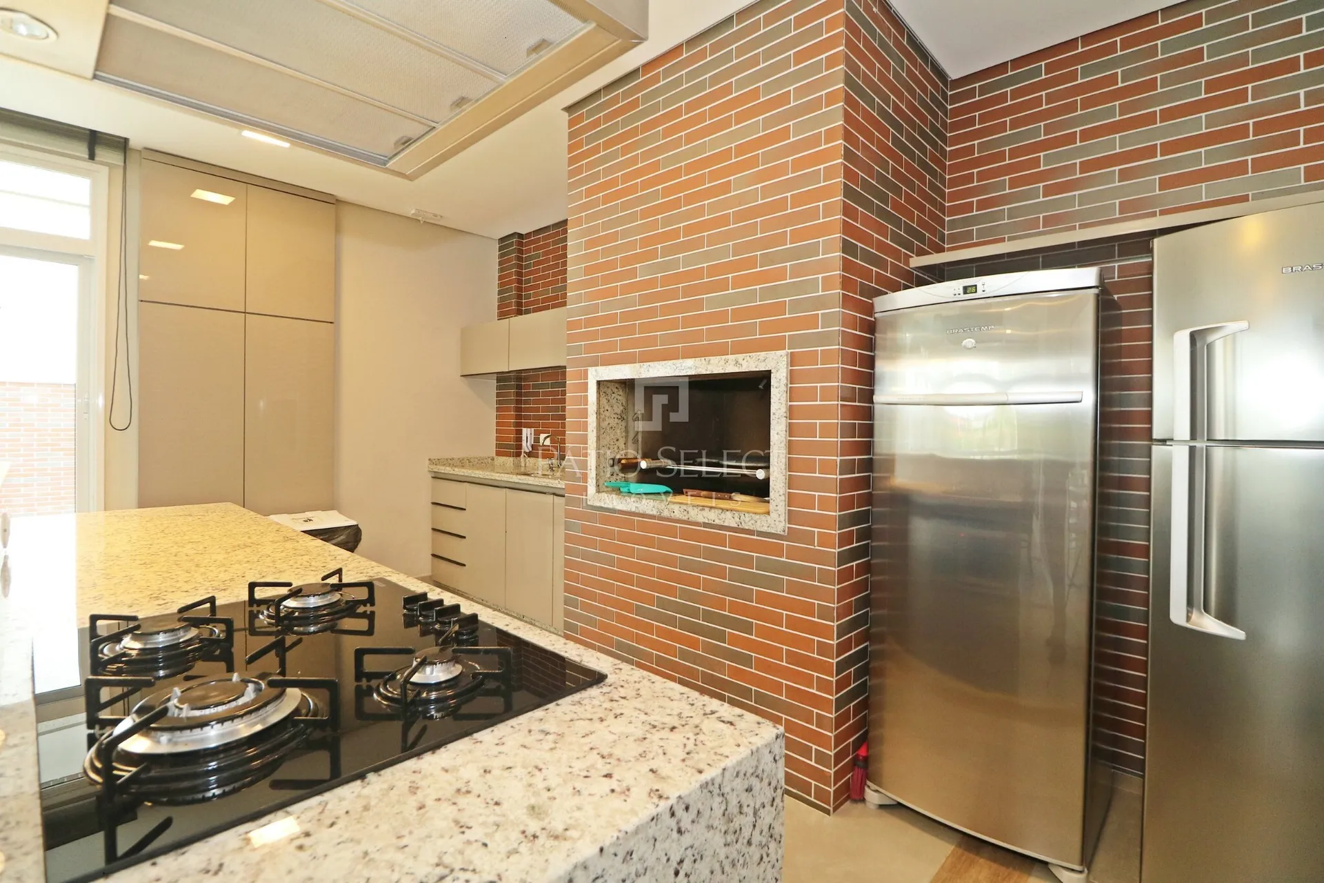 Apartment on the 8th floor with a glass-enclosed balcony — photo 86