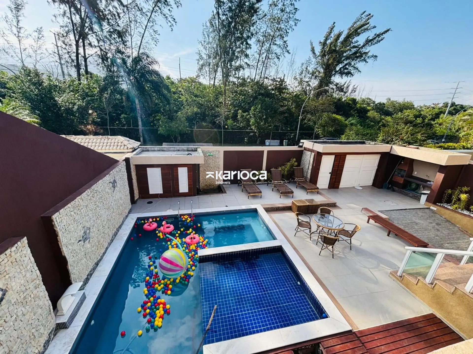 Furnished house with 6 en-suites and a private pool — photo 10