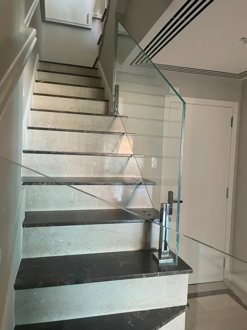 Apartamento mobiliado com 4 quartos e 5 banheiros — photo 11