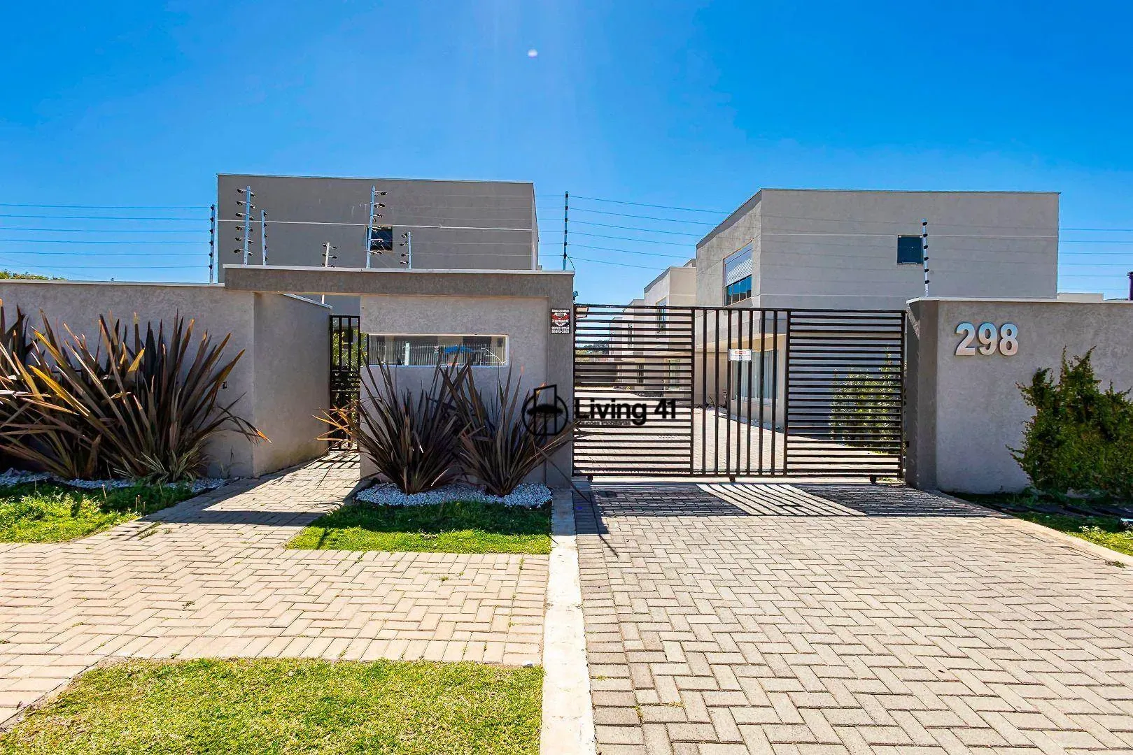 House with 3 bedrooms, gas stove and 3 bathrooms