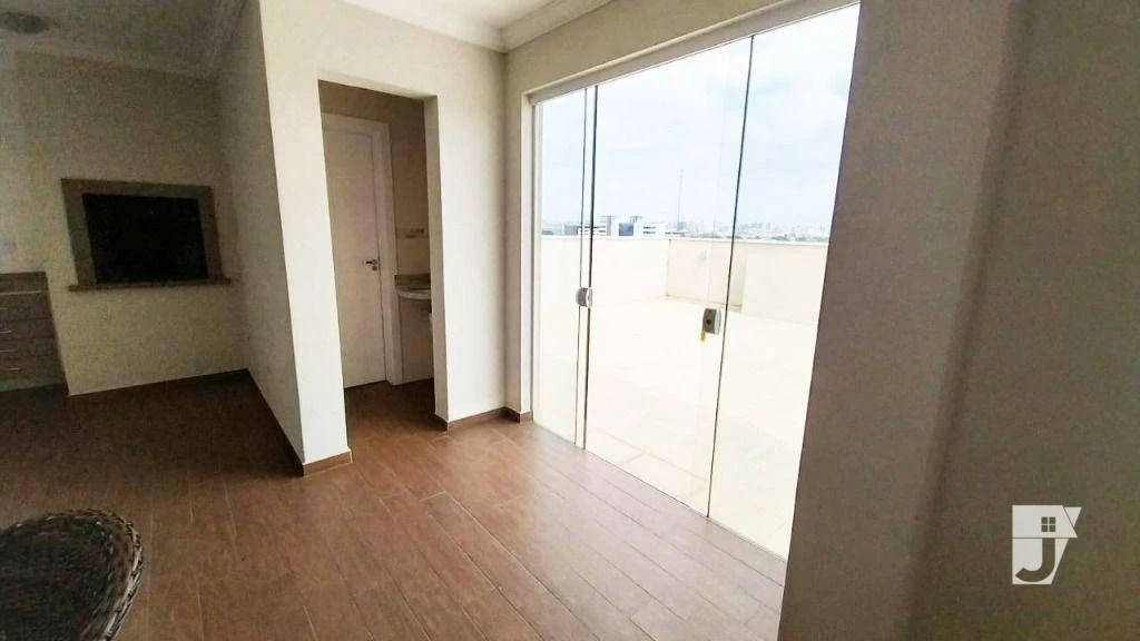 Apartamento mobiliado, 32 m², com janelas do piso ao teto — photo 13