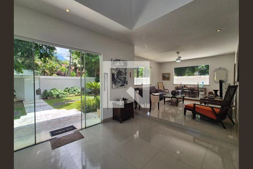 Furnished house with 3 en-suite bedrooms and shared BBQ — photo 24