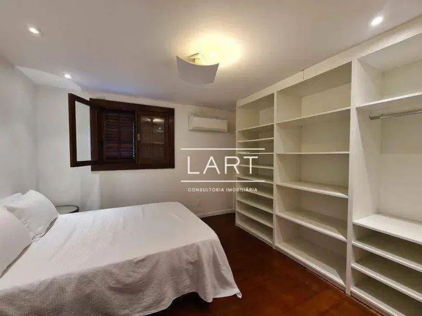 House with 5 bedrooms, 5 baths and separate kitchen — photo 23