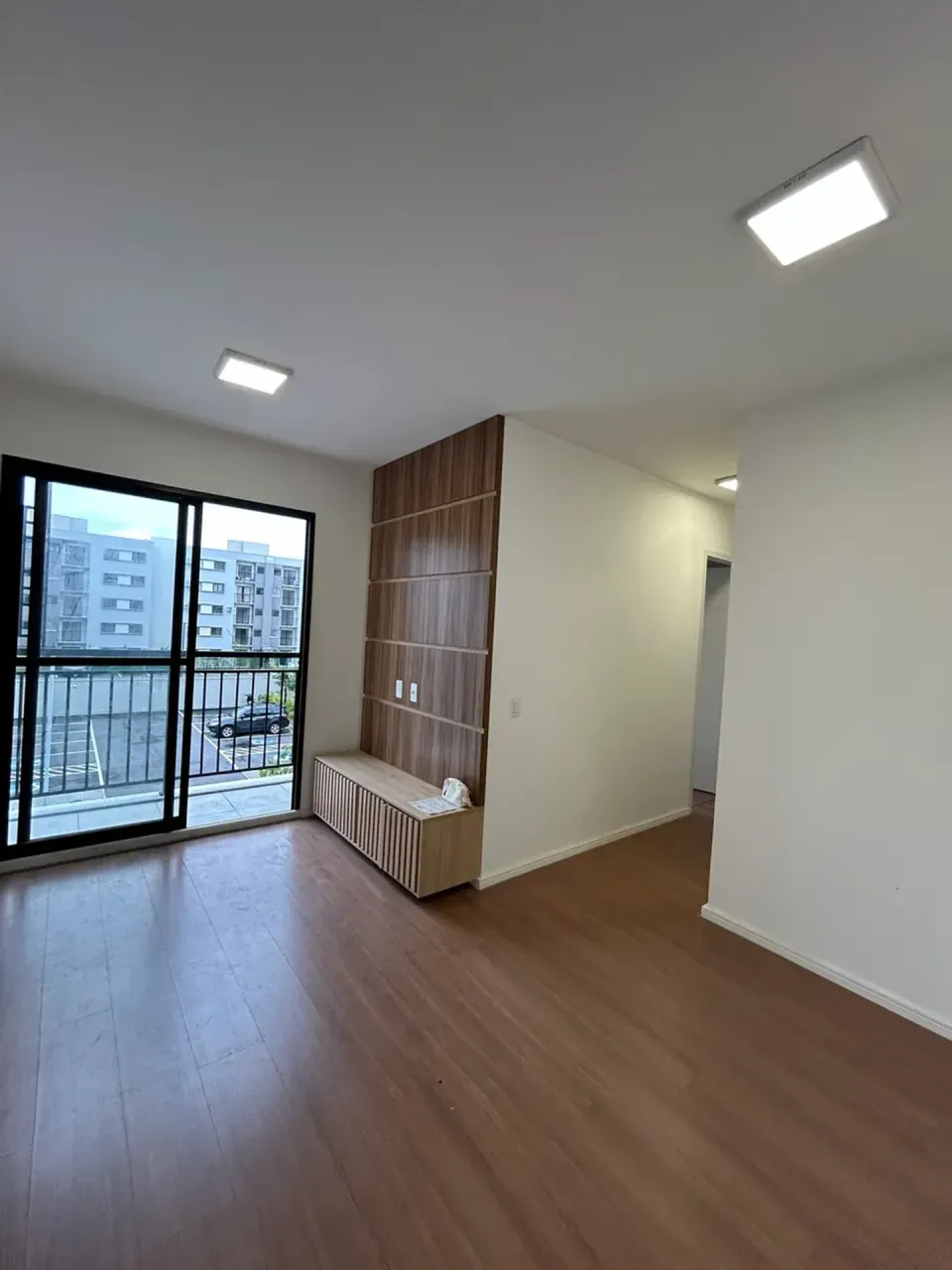 2-bedroom apartment with 1 parking spot and open kitchen — photo 5