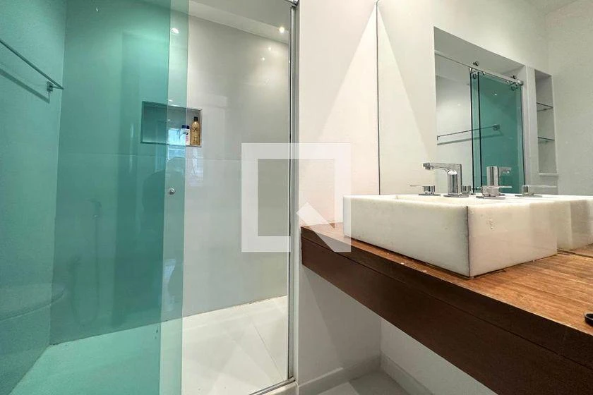 Unfurnished 260 m² apartment with 4 en-suite bedrooms — photo 38