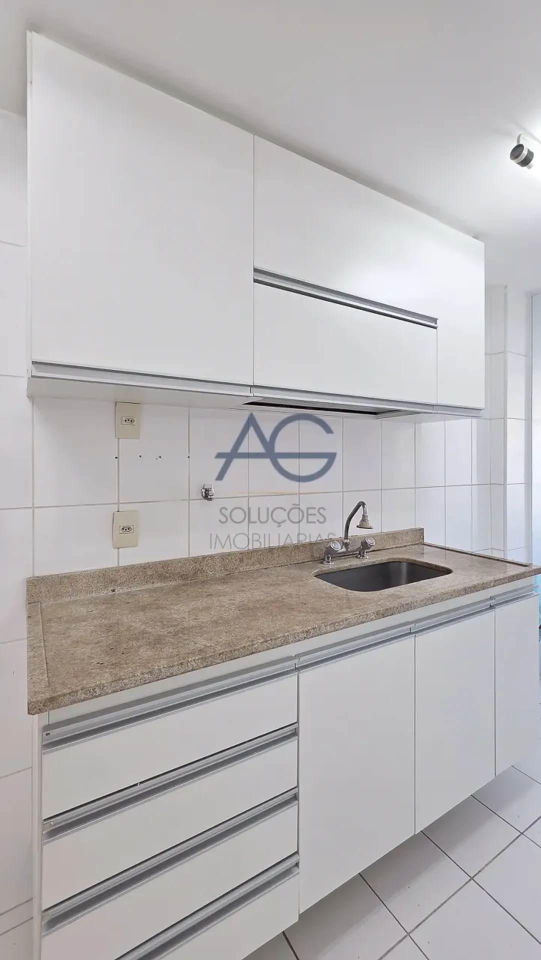 110 m² apartment with 2 bedrooms and 2 parking spots — photo 32