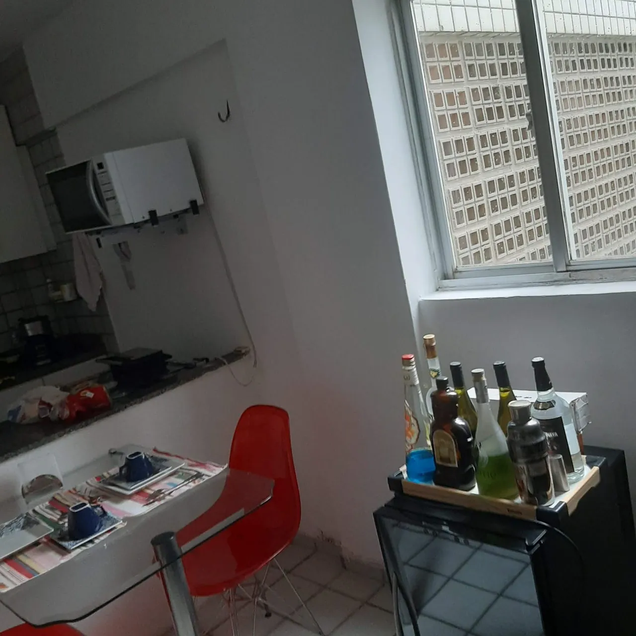 Furnished 1-bedroom apartment with open-plan kitchen — photo 6