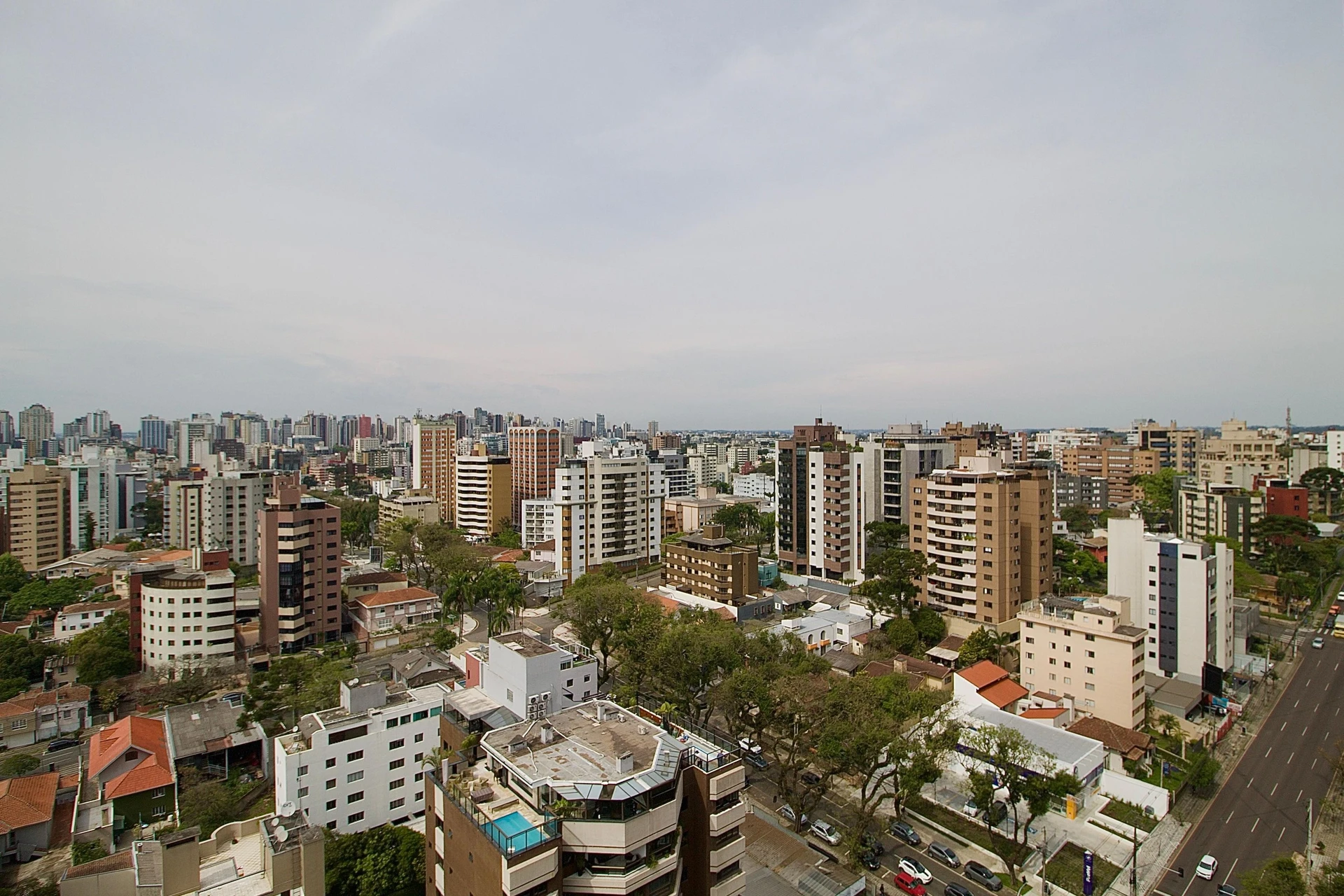 Floor-to-ceiling windows in a 2-bedroom apartment, 100 m² — photo 43