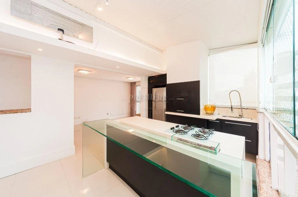3-bedroom apartment, 1 with its own bathroom, 192 m² — photo 37