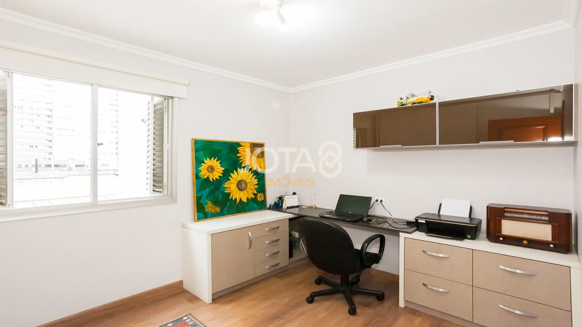 219 m² furnished apartment with 4 bedrooms and private garden — photo 3