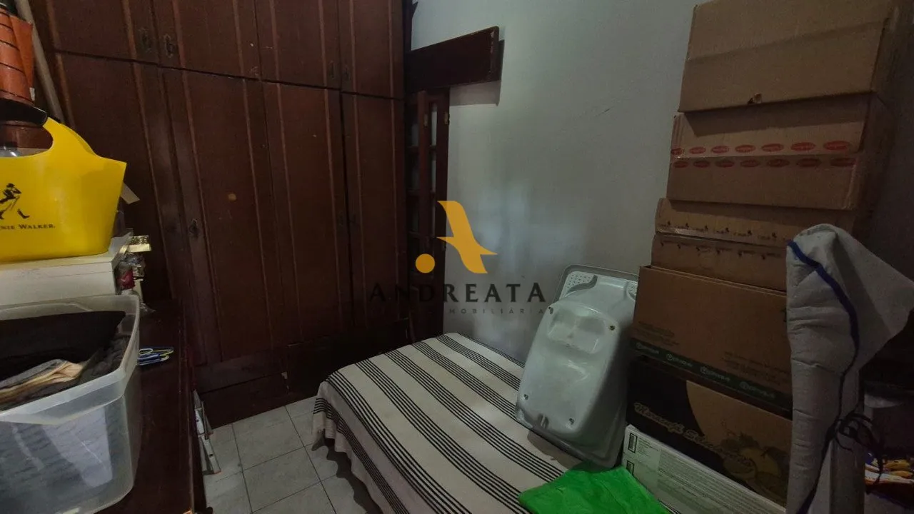 Casa de 307 m² com janelas do piso ao teto e banheira — photo 49