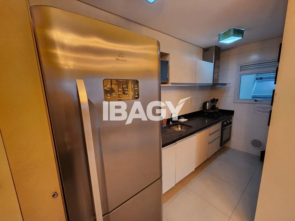 1-bedroom apartment with an open-plan kitchen — photo 7