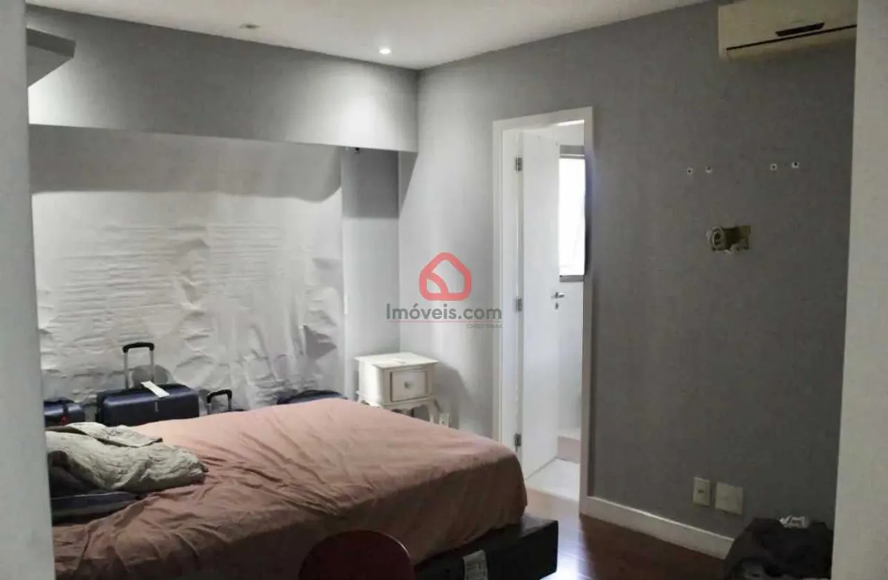 Furnished residential apartment with 4 bedrooms and a balcony — photo 11