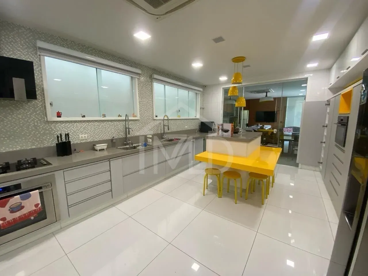 Furnished house with 5 en-suite bedrooms and pool — photo 32