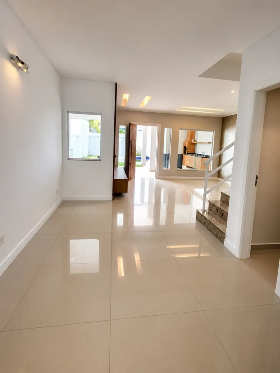 Rental house with 4 bedrooms and an open-plan kitchen — photo 18