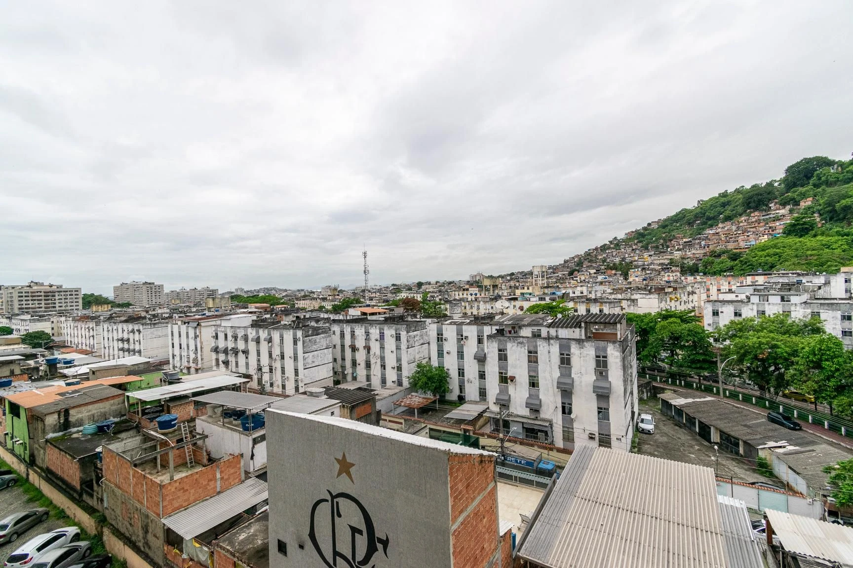 2-bedroom apartment with a mountain view in Rio de Janeiro — photo 34