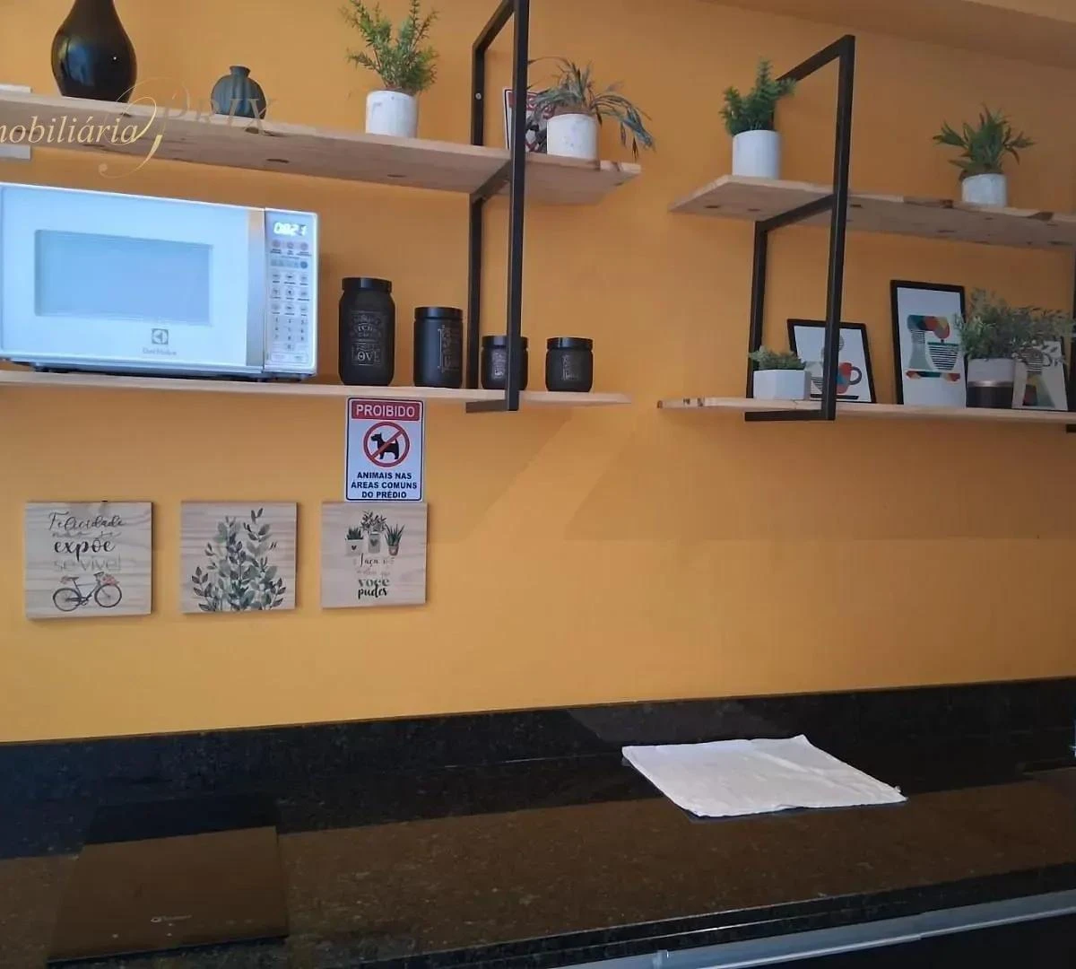 Studio in a building with a coworking space — photo 13