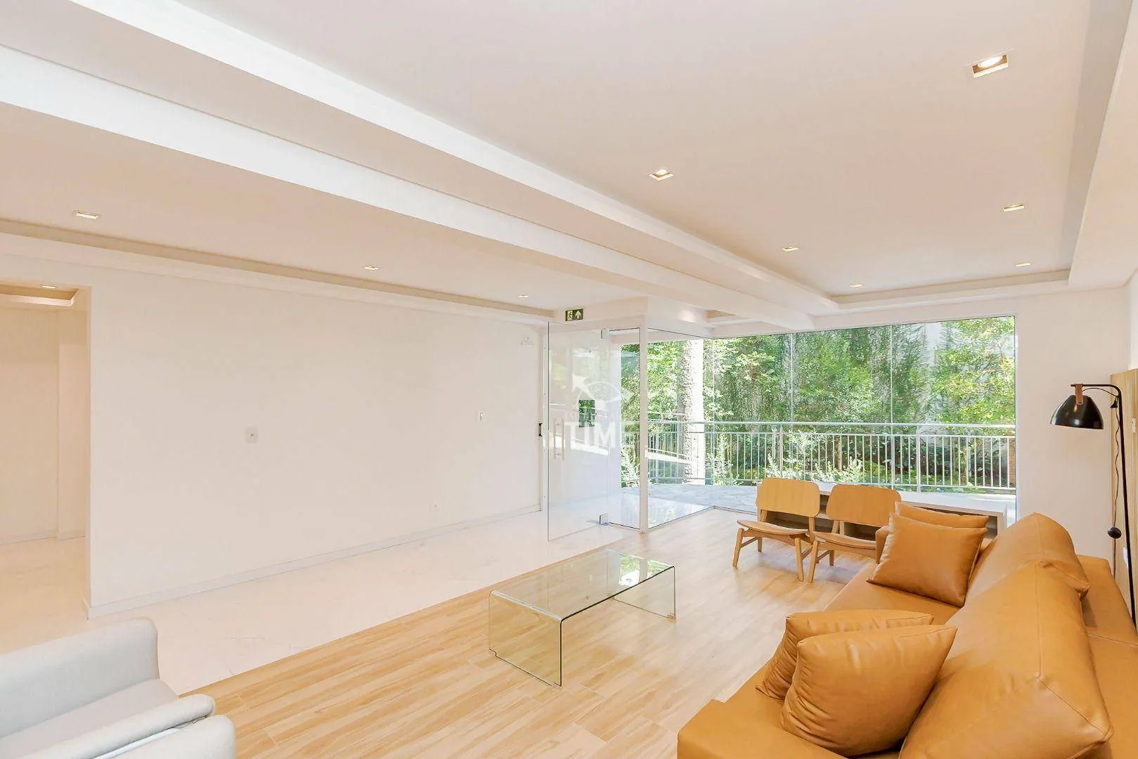 Balcony with a grill in a 3-bedroom apartment, 107 m² — photo 34