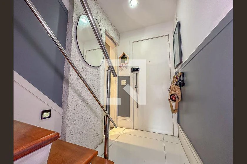 Furnished 2-bedroom apartment with a ready desk — photo 37